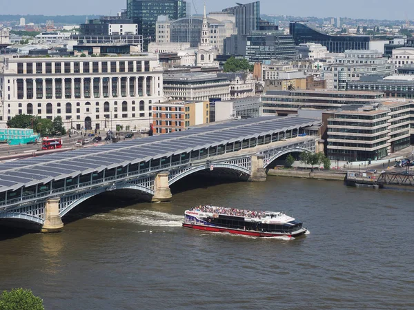 Londra, İngiltere thames Nehri panoramik manzaralı