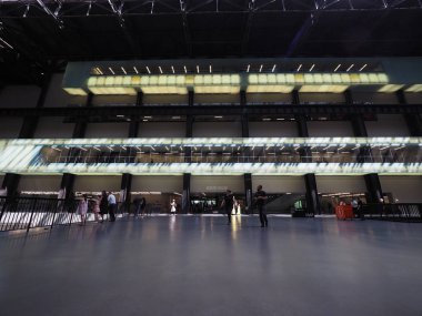 Haziran 2018 yaklaşık - Londra, İngiltere: Tate Modern Sanat Galerisi iç South Bank güç istasyonu