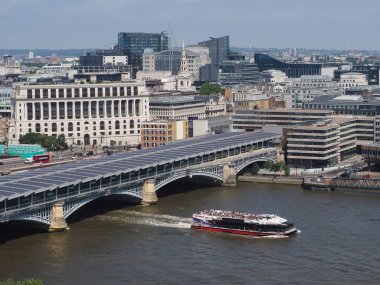 Londra, İngiltere thames Nehri panoramik manzaralı