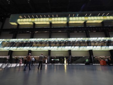 Haziran 2018 yaklaşık - Londra, İngiltere: Tate Modern Sanat Galerisi iç South Bank güç istasyonu