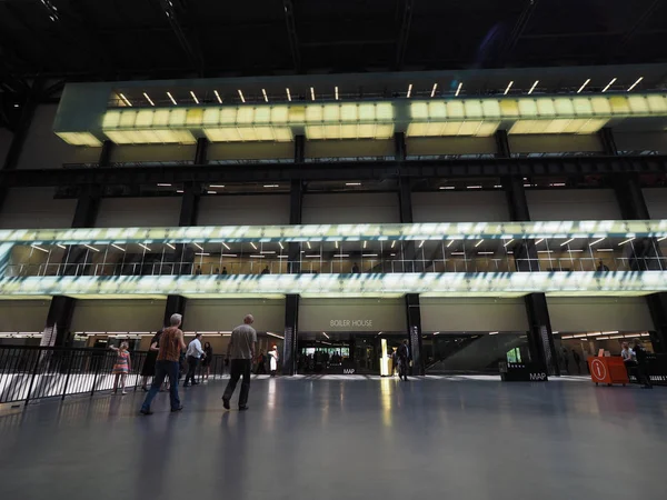 Haziran 2018 yaklaşık - Londra, İngiltere: Tate Modern Sanat Galerisi iç South Bank güç istasyonu