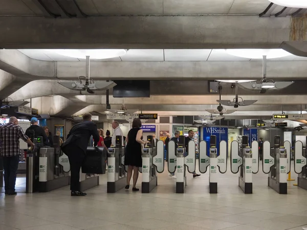 Londra Ngiltere Haziran 2018 Yaklaşık Westminster Metro Stasyonu — Stok fotoğraf