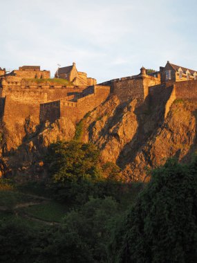 Edinburgh castle Castle Rock'da gün batımında
