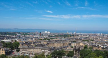 Edinburgh, İngiltere - Haziran 2018 yaklaşık: Calton Hill gördün şehrin havadan görünümü