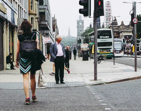 Edinburgh Reino Unido Circa June 2018 Pessoas Princes Street — Fotografia de Stock