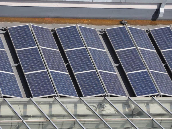 Zonnecellen Panelen Voor Procuction Van Elektrische Energie Uit Zonlicht — Stockfoto