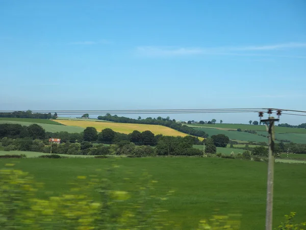 从爱丁堡和格拉斯哥的火车上看到的乡村全景 — 图库照片