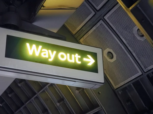 Way Out Inloggen Tube Station Londen Verenigd Koninkrijk — Stockfoto