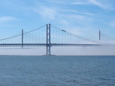 Forth yolu Köprüsü, Firth, ileri Edinburgh, İngiltere'de süspansiyon köprüden