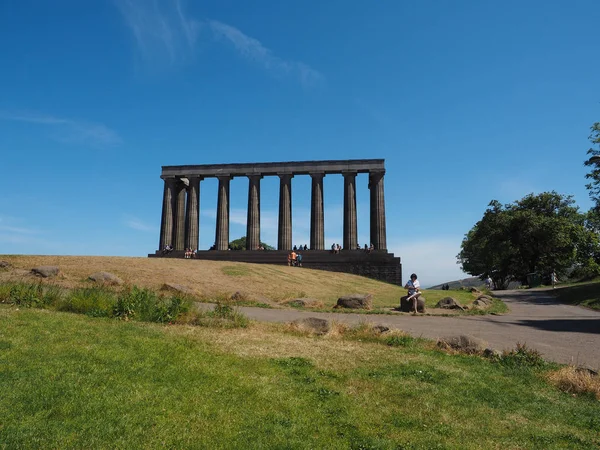 Edinburgh, İngiltere - Haziran 2018 yaklaşık: İskoç ulusal anıt Calton Hill