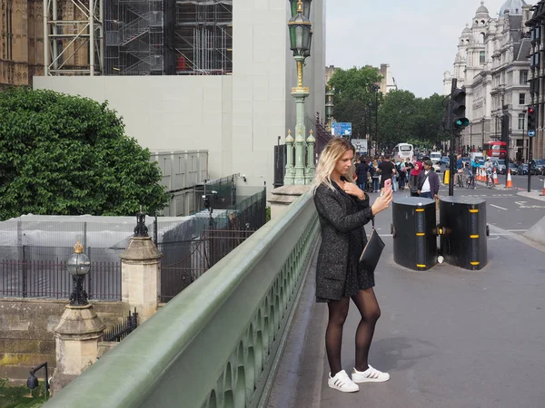 Londres Royaume Uni Circa Juin 2018 Belle Femme Prenant Une — Photo