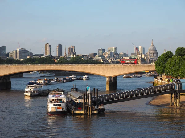 Londres Reino Unido Circa Junho 2018 Ponte Waterloo Vista Para — Fotografia de Stock