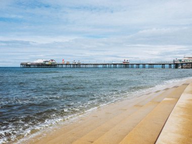Blackpool, İngiltere - Haziran 2016 yaklaşık: Blackpool Pleasure Beach resort eğlence parkı Fylde kenarı Lancashire'deki/daki oteller