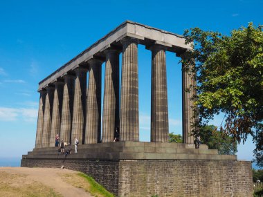 Edinburgh, İngiltere - Haziran 2018 yaklaşık: İskoç ulusal anıt Calton Hill