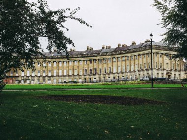 Bath, İngiltere - Eylül 2016 yaklaşık: Royal Crescent sıra evlerden