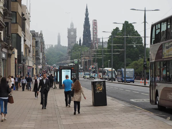 Edinburgh Reino Unido Circa June 2018 Pessoas Princes Street — Fotografia de Stock