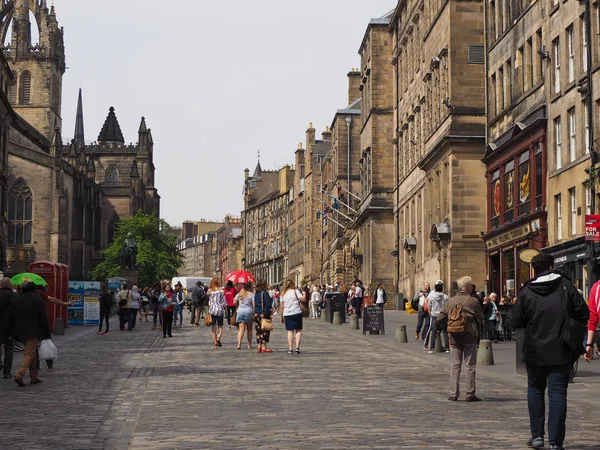 Edinburgh Reino Unido Circa Junio 2018 Personas Royal Mile — Foto de Stock