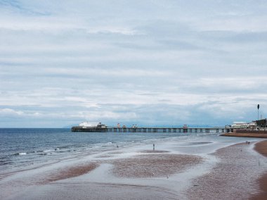 Blackpool, İngiltere - Haziran 2016 yaklaşık: Blackpool Pleasure Beach resort eğlence parkı Fylde kenarı Lancashire'deki/daki oteller
