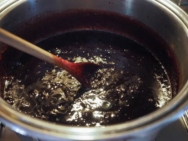 Poda Mermelada Frutas Hirviendo Una Olla — Foto de Stock