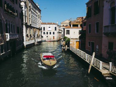 Venice, İtalya - yaklaşık Eylül 2016: Venedik'in kanaldan görünümünü