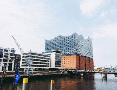 Hamburg, Almanya - Mayıs 2017 yaklaşık: Herzog ve De Meuron tarafından tasarlanan Elbphilharmonie konser salonu