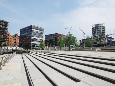 Hamburg, Almanya - Mayıs 2017 yaklaşık: Hafencity çeyrek Elbe Nehri üzerindeki Hamburg Mitte bölgesi içinde Grasbrook üzerinde eski Hamburger Hafen (Hamburg liman ada)