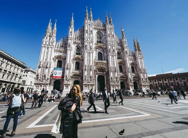 Milan Italy Circa April 2016 Tourists Piazza Duomo Meaning Cathedral — Stock Photo, Image