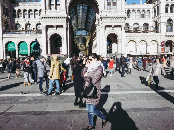 ミラノ イタリア 2017年 月年頃 訪れるドゥオーモ 大聖堂広場の意味 — ストック写真