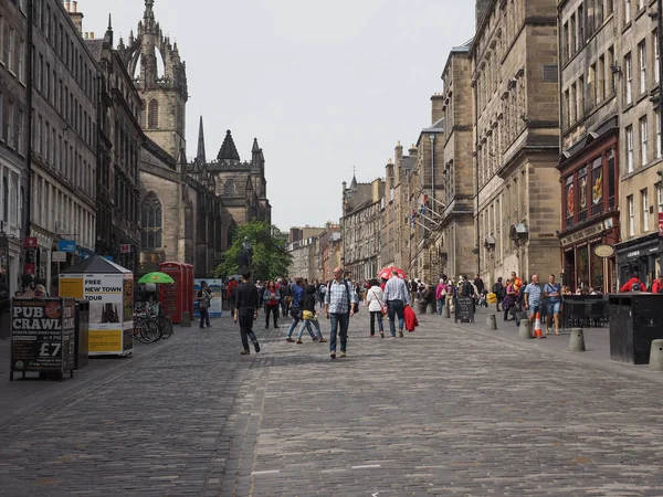 Edinburgh Velká Británie Cca Červen 2018 Lidé Royal Mile — Stock fotografie