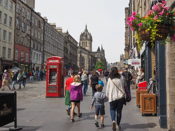 Edinburgh Reino Unido Circa Junho 2018 Pessoas Royal Mile — Fotografia de Stock