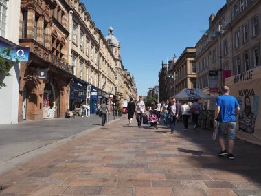 Glasgow, İngiltere - Haziran 2018 yaklaşık: İnsanlar şehir merkezi