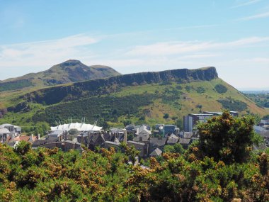 Arthur'un koltuk Calton Hill Edinburgh, İngiltere'de görülen Holyrood Park