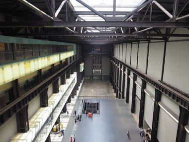 Haziran 2018 yaklaşık - Londra, İngiltere: Tate Modern Sanat Galerisi iç South Bank güç istasyonu