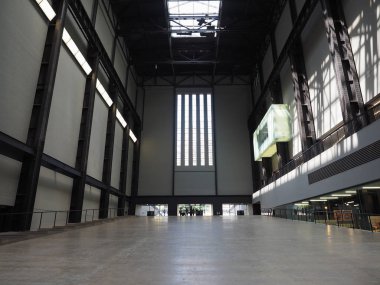 Haziran 2018 yaklaşık - Londra, İngiltere: Tate Modern Sanat Galerisi iç South Bank güç istasyonu