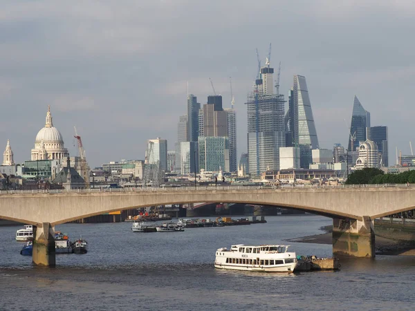 London Großbritannien Juni 2018 Waterloo Bridge Und Themse Blick Bei — Stockfoto
