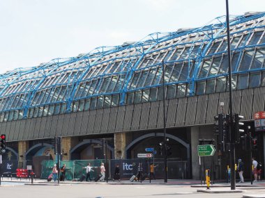 Londra, İngiltere - Haziran 2018 yaklaşık: Waterloo Tren ve Metro İstasyonu