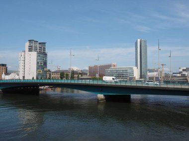 Belfast, İngiltere - Haziran 2018 yaklaşık: Panoramik nehir Lagan