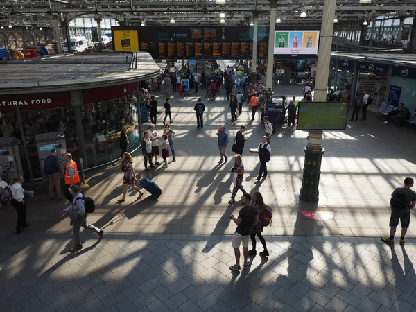 Edinburgh Storbritannien Circa Juni 2018 Edinburgh Waverly Tågstation — Stockfoto