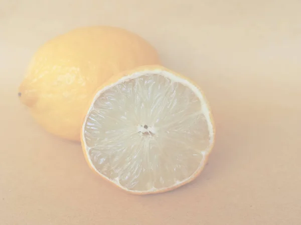 Citron Jaune Citrus Limon Fruits Entiers Tranchés Délicat Ton Fondu — Photo
