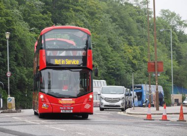 Edinburgh, İngiltere - Haziran 2018 yaklaşık: Şehir gezi çift katlı otobüs kullanım