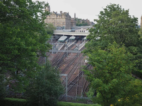 Edinburgh Circa June 2018 Поезда Железнодорожном Вокзале Эдинбург Вейверли — стоковое фото