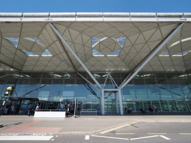 Stansted, İngiltere - Haziran 2018 yaklaşık: Londra Stansted Havaalanı Tasarım Mimar Lord Norman Foster tarafından