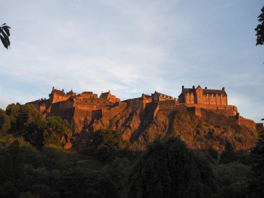 Edinburgh castle Castle Rock'da gün batımında
