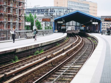 Hamburg, Almanya - Mayıs 2017 yaklaşık: S-Bahn (S-tren) hızlı taşıma sistemi