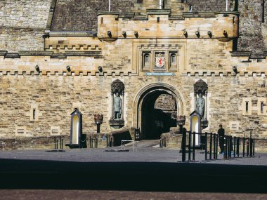 Edinburgh, İngiltere - Haziran 2018 yaklaşık: Edinburgh castle gelen turist