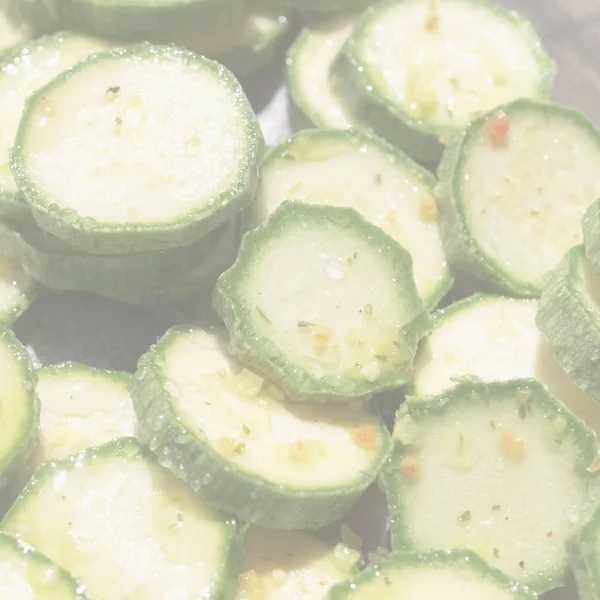 Zielone Cukinie Lub Warzywa Cukinia Delikatny Soft Wyblakłe Sygnał Użyteczny — Zdjęcie stockowe