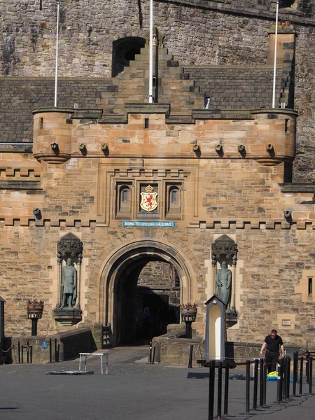 Edinburgh Circa June 2018 Tourists Visiting Edinburgh Castle — Stock Photo, Image