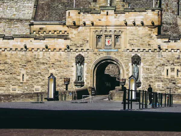 Edinburgh Regno Unito Circa Giugno 2018 Turisti Visitano Castello Edimburgo — Foto Stock