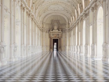 Venaria, İtalya - yaklaşık Ağustos 2018: Galleria Grande aka Galleria di Diana (anlamı büyük Galerisi veya Diana Galeri) Reggia di Venaria adlı