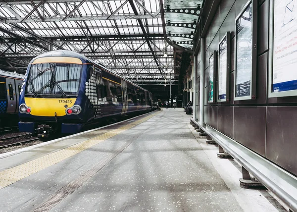 Edinburgh Reino Unido Circa Junio 2018 Trenes Estación Tren Edinburgh — Foto de Stock